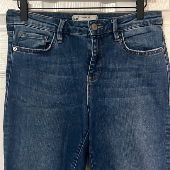 Free People Denim Jeans Women’s Size 28 Bootcut Blue Jeans with Frayed Hems - Picture 4 of 12